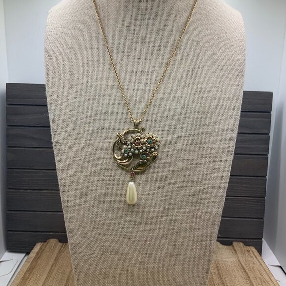 Viva Floral Rhinestone Gold Tone Dangling Faux Pearl Necklace - Picture 3 of 7